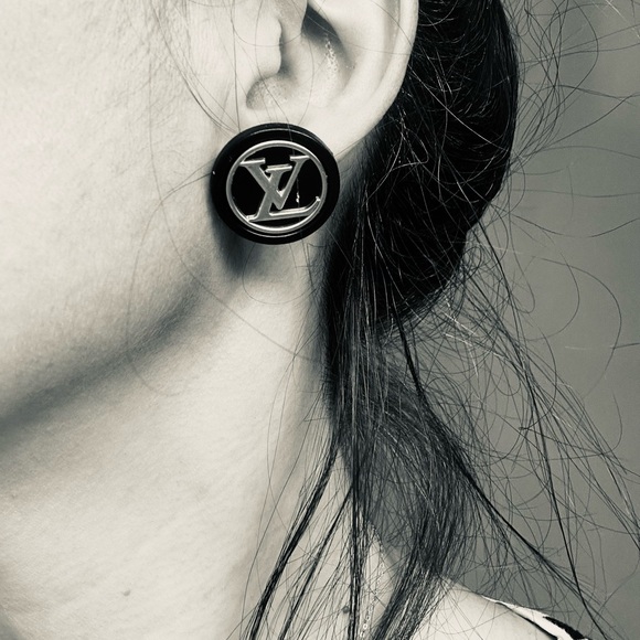 Luxury Gold and Black Repurposed upcycled 
Vintage Button Earrings classic - Picture 6 of 6